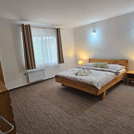 Apartmany Janka + Camp เบเชนยอวา ภายนอก รูปภาพ