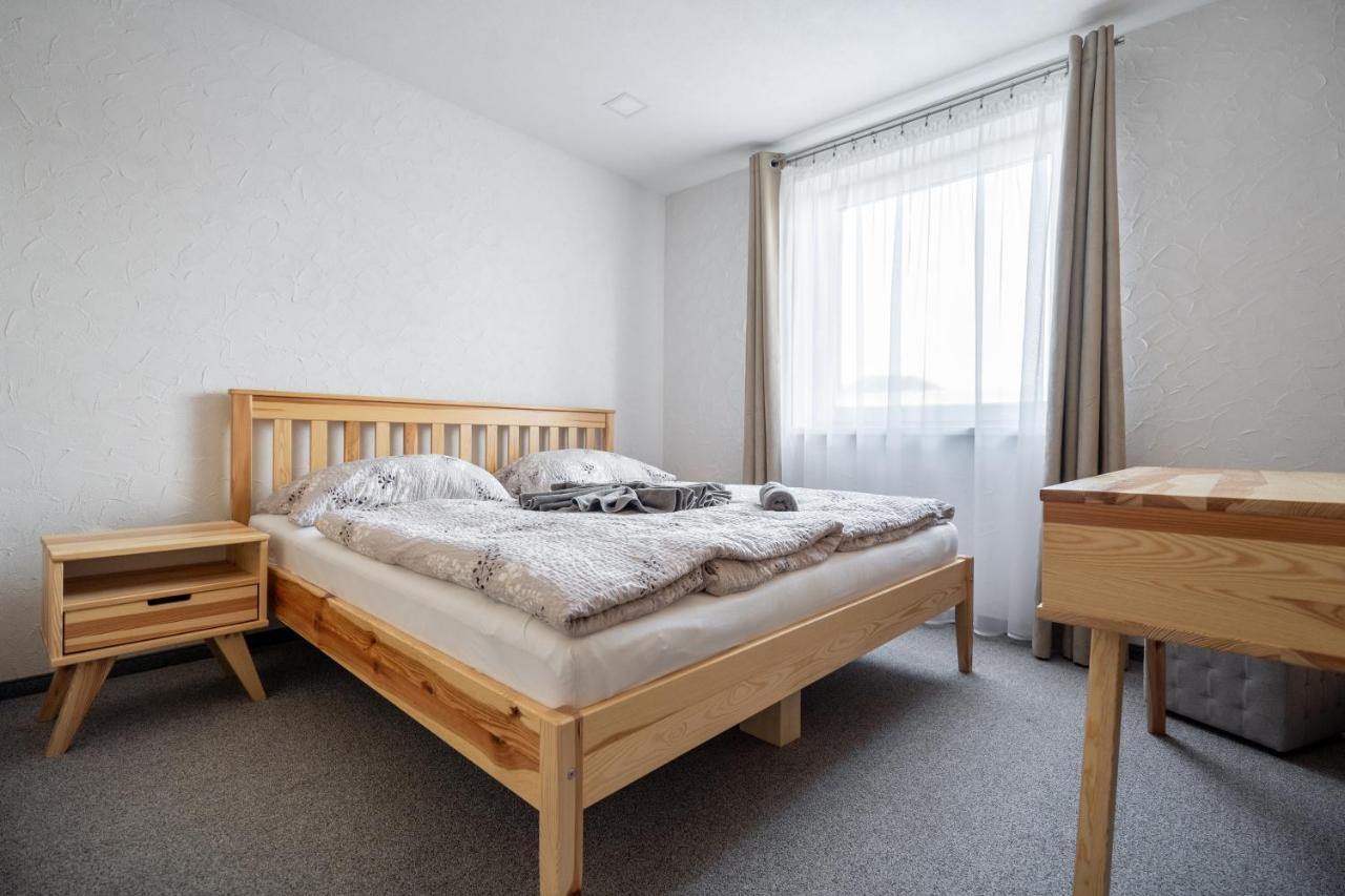 Apartmany Janka + Camp เบเชนยอวา ภายนอก รูปภาพ