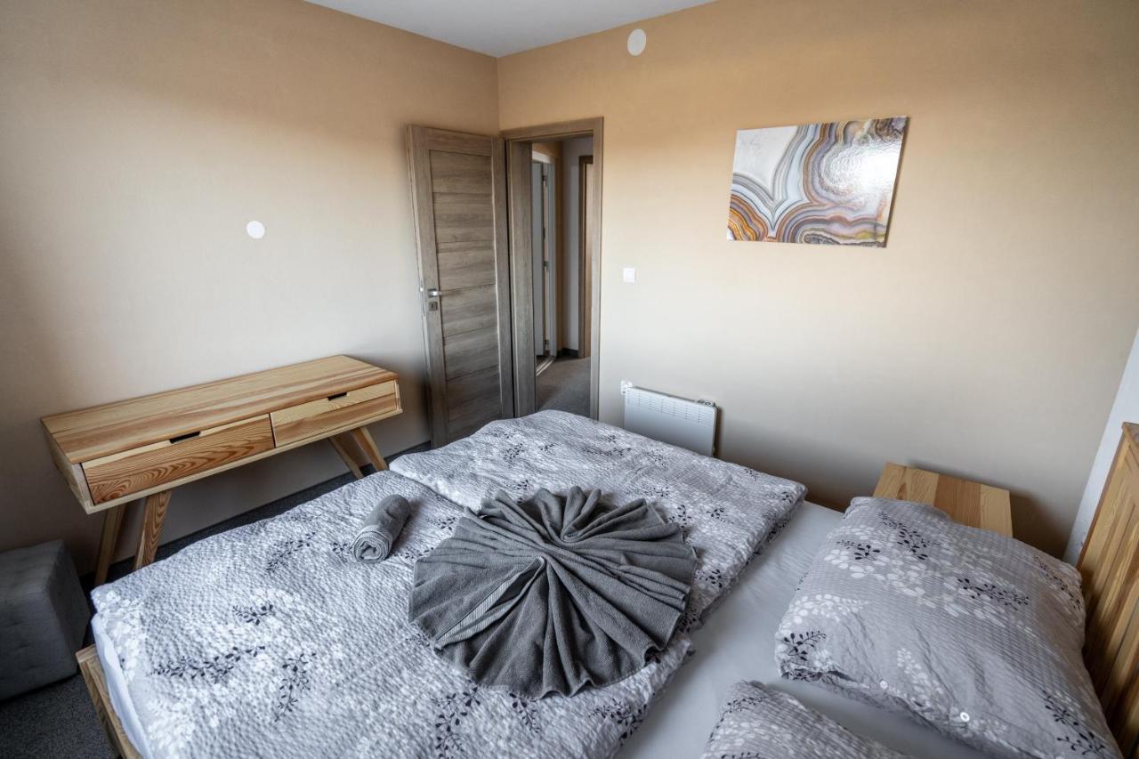 Apartmany Janka + Camp เบเชนยอวา ภายนอก รูปภาพ