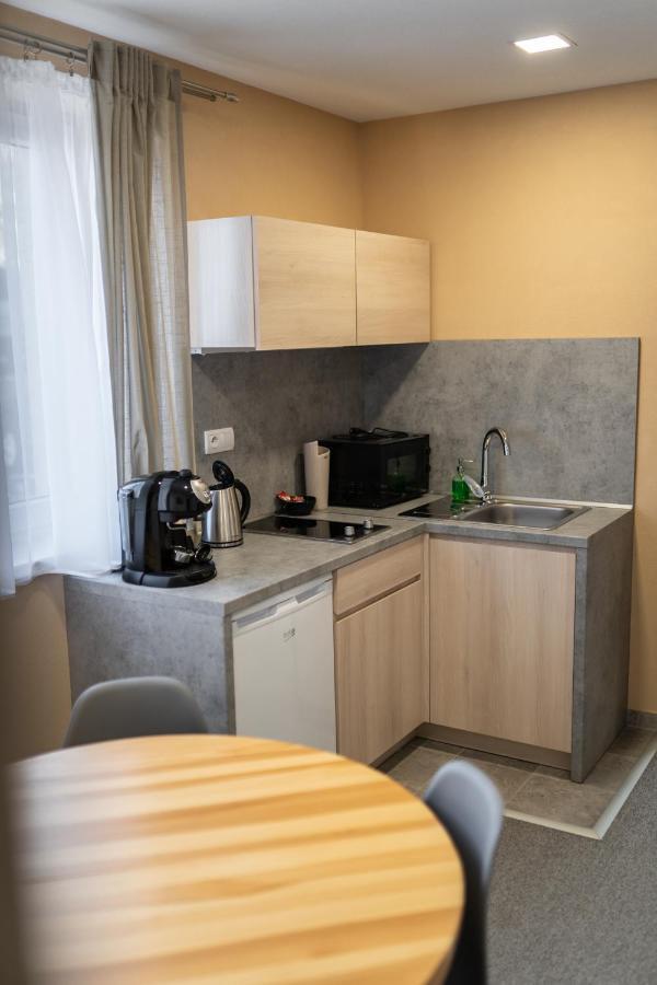 Apartmany Janka + Camp เบเชนยอวา ภายนอก รูปภาพ