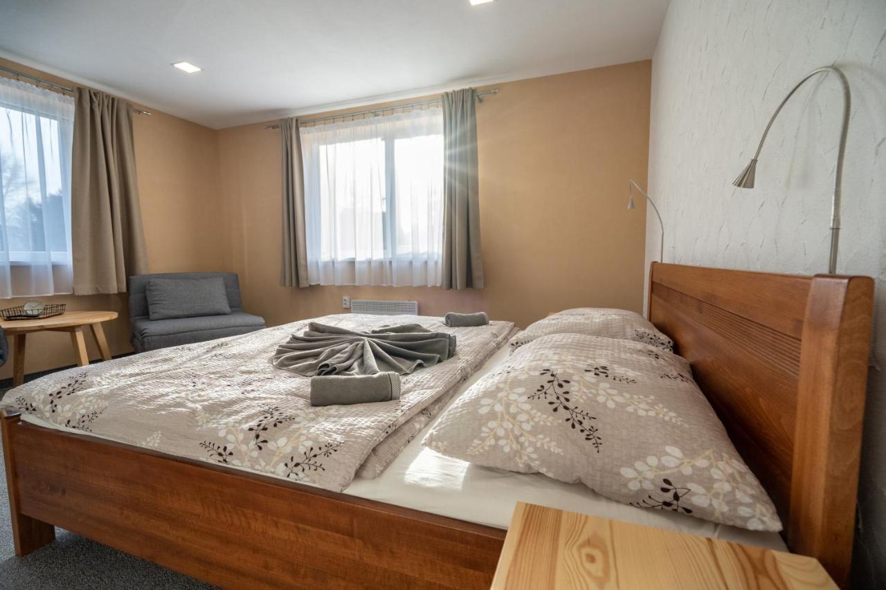 Apartmany Janka + Camp เบเชนยอวา ภายนอก รูปภาพ