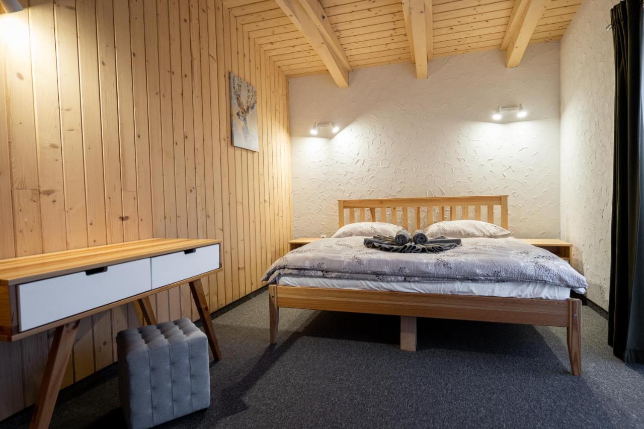 Apartmany Janka + Camp เบเชนยอวา ภายนอก รูปภาพ