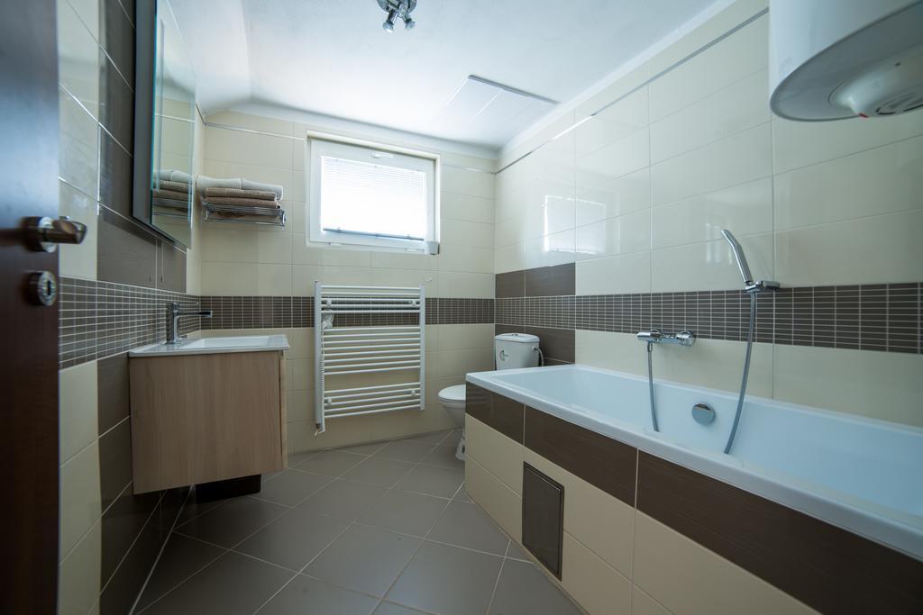 Apartmany Janka + Camp เบเชนยอวา ภายนอก รูปภาพ