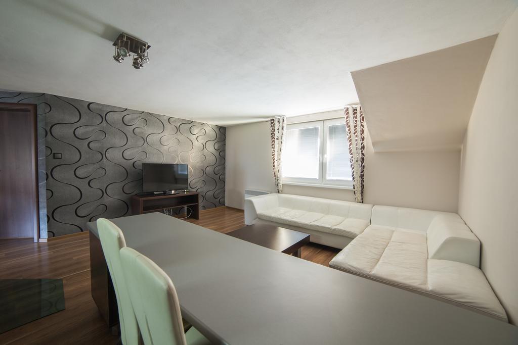 Apartmany Janka + Camp เบเชนยอวา ภายนอก รูปภาพ